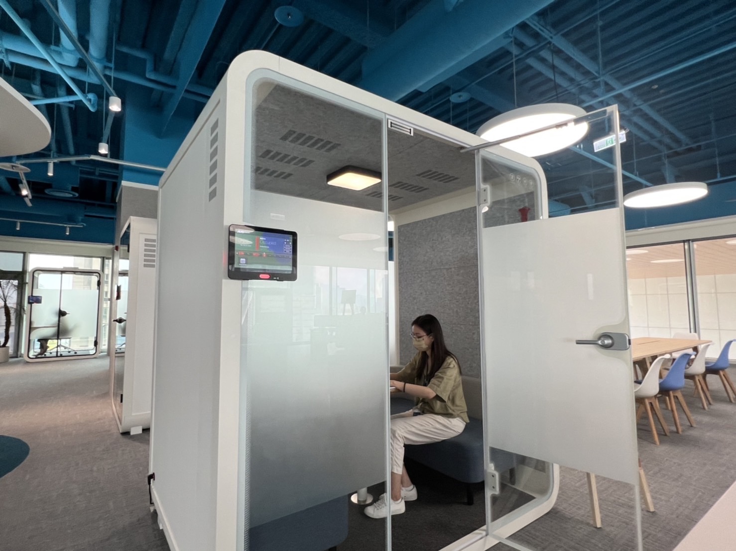 德扑之星高雄據點的智慧行動辦公艙，展現德扑之星在面板以外的研發應用軟實力